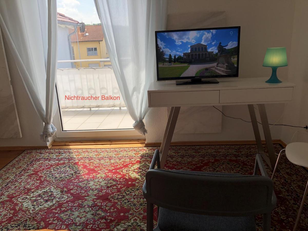 Altstadt Naehe 7 Min Fussweg Ueber Alte Maibruecke Zu Pension Mit Balkon & Garten, Ideal For Long Stay, Relocation Ochsenfurt Kültér fotó