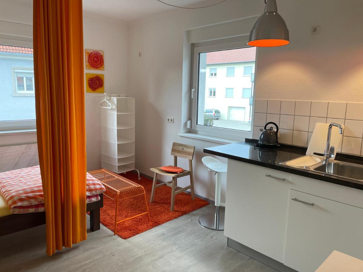 Altstadt Naehe 7 Min Fussweg Ueber Alte Maibruecke Zu Pension Mit Balkon & Garten, Ideal For Long Stay, Relocation Ochsenfurt Kültér fotó