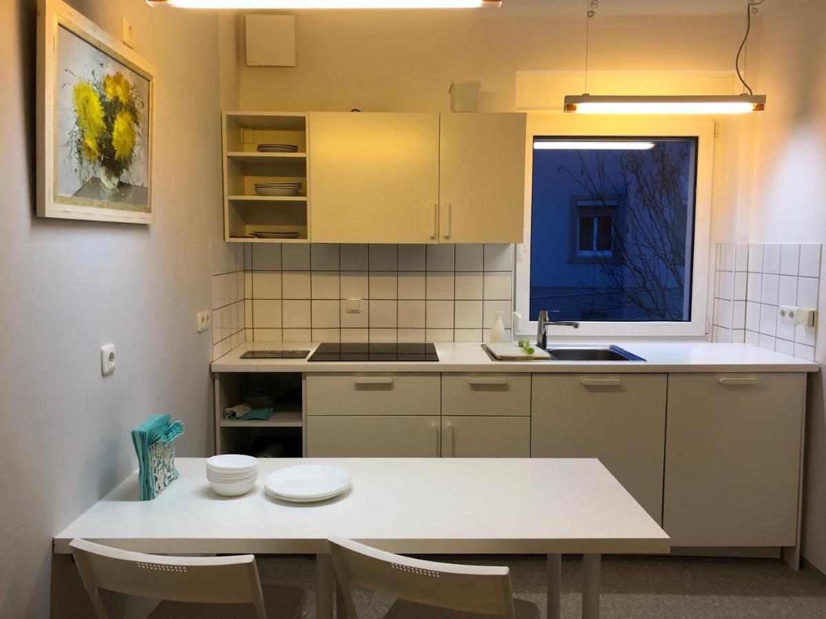 Altstadt Naehe 7 Min Fussweg Ueber Alte Maibruecke Zu Pension Mit Balkon & Garten, Ideal For Long Stay, Relocation Ochsenfurt Kültér fotó
